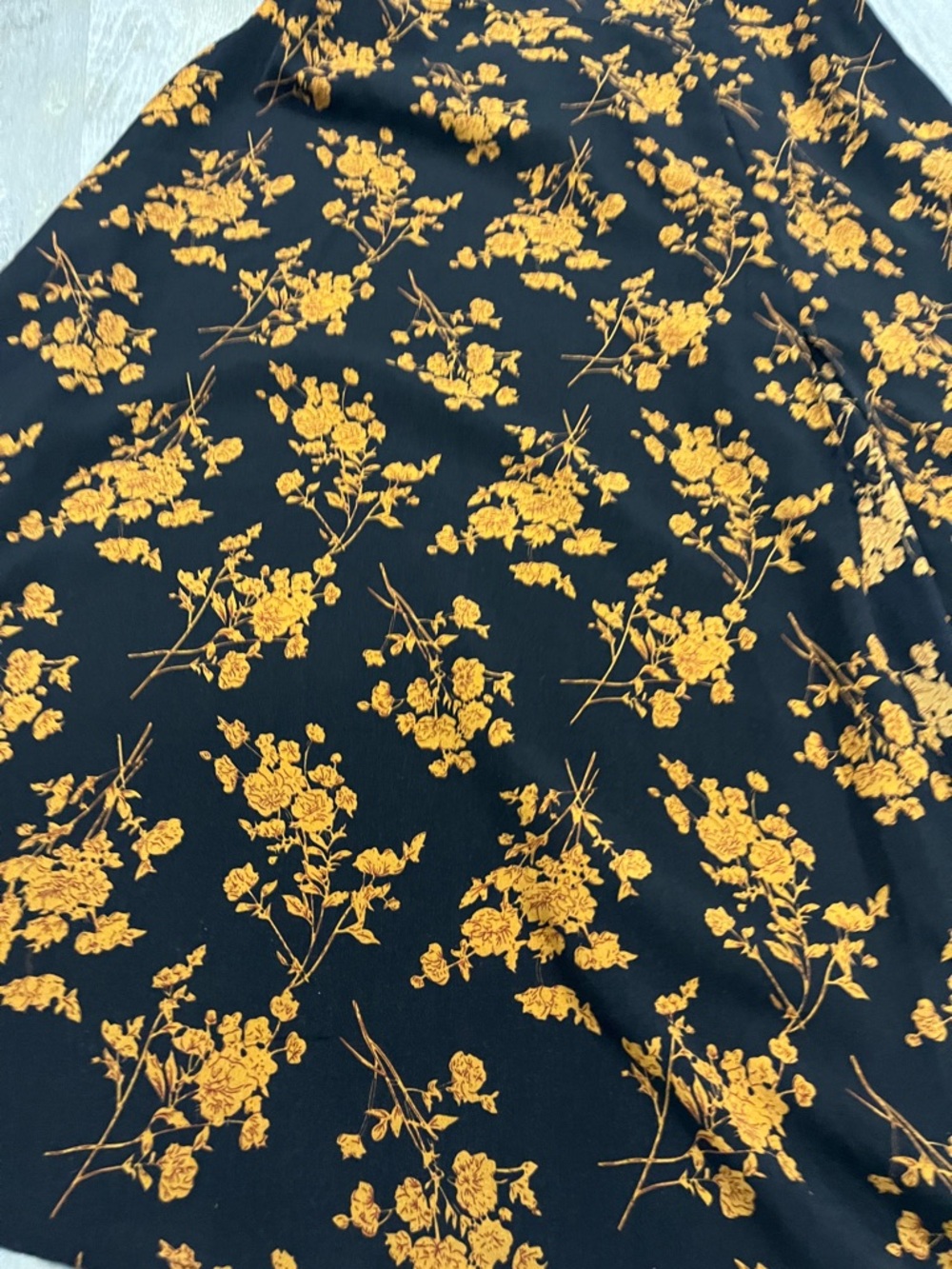 Dress 👗 plus size xxl Floral Tie-Shoulder Midi Dress in Black and Mustard - Picture 4 of 12
